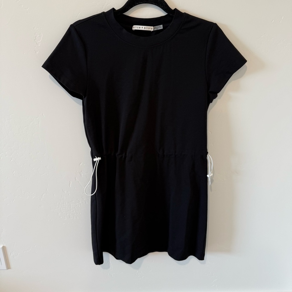 Alice + Olivia Erika Toggle Waist Black Tee Dress Womens Small Quiet Luxury